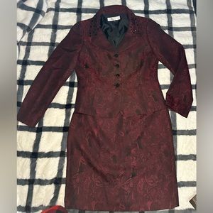 Tahari Skirt Suit Size 6p